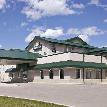 Days Inn & Suites By Wyndham Winkler Екстериор снимка